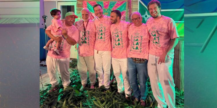 Mangueira homenageará Mestre Sacaca no Carnaval 2026. Samba finalista reúne artistas do Amapá e nomes consagrados da Verde e Rosa em disputa pelo hino oficial.
