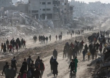 O ministro israelense Bezalel Smotrich, em entrevista, defendeu a recolonização de Gaza e sugeriu que lucros da exploração imobiliária no enclave fossem divididos com os EUA, gerando polêmica internacional.