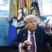 Em postagem no Truth Social, Trump avisa que Chicago descobrirá o motivo de renomear o Pentágono como “Departamento de Guerra”, sinalizando intervenção militar. JB Pritzker o acusa de ser um “aspirante a ditador”.
