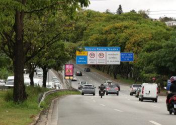Motoristas com TDAH têm duas vezes mais chances de se envolver em acidentes, segundo a Associação Brasileira de Medicina do Tráfego. Saiba quais cuidados são recomendados.