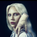 Lady Gaga aparece pela primeira vez como Rosaline Rotwood na nova temporada de Wandinha. Netflix libera imagem da personagem e anuncia música original da artista.