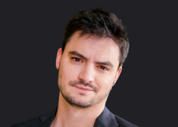 TJRJ aumenta para R$ 12 mil a indenização que Nikolas Ferreira deverá pagar a Felipe Neto por uso não autorizado de imagem, voz e nome com finalidade depreciativa.