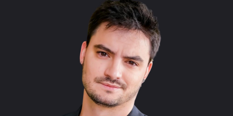 TJRJ aumenta para R$ 12 mil a indenização que Nikolas Ferreira deverá pagar a Felipe Neto por uso não autorizado de imagem, voz e nome com finalidade depreciativa.