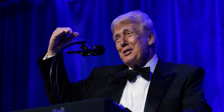 O presidente Donald Trump criticou Joe Biden durante comício e disse que o atual presidente dos EUA, mesmo com câncer, não merece compaixão. Diagnóstico de câncer de próstata foi revelado em maio.