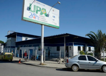 Secretaria de Saúde do RJ alerta para crescimento nos casos de covid-19 em crianças, com alta na procura por UPAs e aumento da positividade nos testes rápidos. Veja os dados.