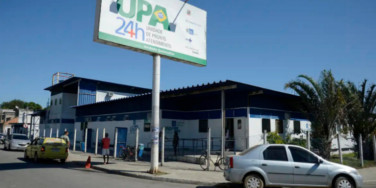Secretaria de Saúde do RJ alerta para crescimento nos casos de covid-19 em crianças, com alta na procura por UPAs e aumento da positividade nos testes rápidos. Veja os dados.