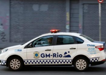 Rio de Janeiro inaugura academia da Divisão de Elite da Guarda Municipal armada. Primeira turma inicia curso com foco em roubos e furtos. Modelo segue padrão internacional.