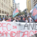 Atos nacionais reuniram milhares em 33 cidades contra a anistia a golpistas de 8 de janeiro e a PEC da Blindagem. Daniela Mercury, Wagner Moura e Fernanda Takai participaram dos protestos.