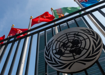 A crescente onda de apoio internacional ao Estado palestino contrasta com a falta de consenso interno entre Hamas e Autoridade Palestina, criando incertezas sobre governabilidade.