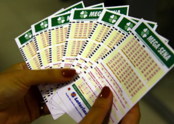 Concurso 2.919 da Mega-Sena sorteia neste sábado (25) prêmio acumulado de R$ 54 milhões. Apostadores têm até as 19h para registrar os jogos.
