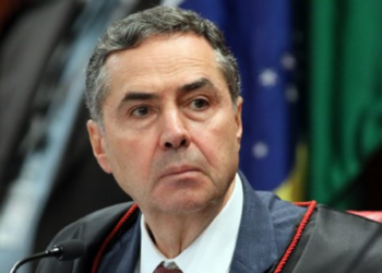 Luís Roberto Barroso se despede da presidência do STF e afirma que a Corte cumpriu seu papel de preservar o Estado de direito, mesmo diante de desgaste pessoal dos ministros e pressões políticas.