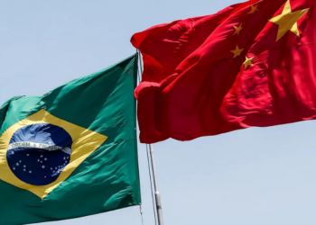 Relação comercial entre Brasil e China impulsiona empregos formais ligados à exportação e importação. Estudo mostra crescimento superior ao de parcerias com EUA, Mercosul e União Europeia.