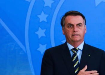 STF condena Jair Bolsonaro a 27 anos de prisão por tentativa de golpe de Estado e outros crimes. Julgamento histórico inclui penas a aliados e pode levar à prisão em regime fechado ainda em 2025.