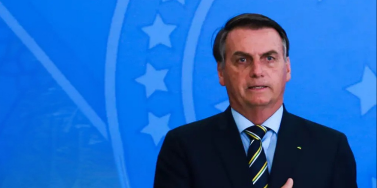 STF condena Jair Bolsonaro a 27 anos de prisão por tentativa de golpe de Estado e outros crimes. Julgamento histórico inclui penas a aliados e pode levar à prisão em regime fechado ainda em 2025.
