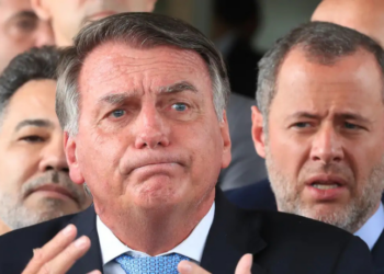 STF condena Jair Bolsonaro e sete aliados por tentativa de golpe de Estado e outros crimes. Ex-presidente liderou trama para se manter no poder após derrota em 2022.
