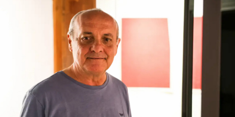 A exposição "José Pedro Croft: reflexos, enclaves, desvios" estreia no CCBB Rio, reunindo 170 obras entre gravuras, desenhos e esculturas. Entrada gratuita até 17 de novembro.