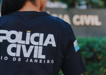 Homem é preso em Mesquita por extorquir idoso em esquema de agiotagem. Quadrilha ameaçava vítimas e já havia retirado R$ 400 mil de uma das famílias. Polícia investiga outros envolvidos.