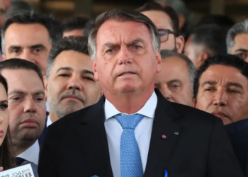 STF inicia nesta semana a votação do caso que envolve Jair Bolsonaro e sete colaboradores na tentativa de golpe de 2022. Especialistas alertam que condenação não encerra tradição golpista e que ideias antidemocráticas seguem em evidência no Brasil.