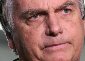 Jair Bolsonaro é condenado pelo STF a 27 anos e 3 meses de prisão por tentativa de golpe de Estado e outros crimes. Decisão ainda cabe recurso.