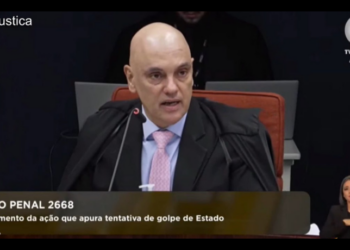 Durante julgamento da Ação Penal 2668, Alexandre de Moraes afirmou que os atos de 8 de janeiro foram uma ação golpista contra a democracia e defendeu a responsabilização dos mandantes.