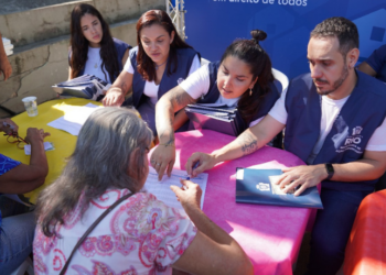 A Prefeitura do Rio entregou registros de imóveis para 130 famílias em Realengo e inaugurou a reforma do Conjunto Habitacional Castro Alves. Ações garantem segurança jurídica, valorização patrimonial e melhorias urbanas na Zona Oeste.