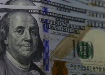 Mesmo após impor tarifas a exportações brasileiras, os EUA lideram os investimentos diretos no Brasil em 2024, com US$ 244,7 bilhões. Serviços financeiros e indústria de transformação concentram aportes.