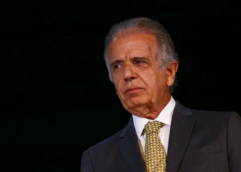 Saiba como o Ministro da Defesa brasileiro, José Múcio, respondeu às recentes insinuações dos EUA sobre "poder militar" após a condenação de Jair Bolsonaro, destacando a solidez das relações bilaterais.