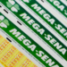 Aposta feita em Teresópolis (RJ) ganha sozinha R$ 53,9 milhões no concurso 2.913 da Mega-Sena. Veja os números sorteados e quanto rende a quina e a quadra.