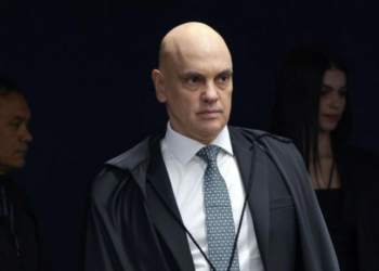 Moraes pede a Zanin sessão na quinta para julgamento de Bolsonaro