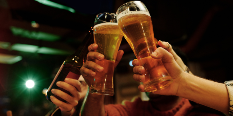 Imagine uma bebida que oferece os efeitos do álcool — relaxamento e sociabilidade — sem ressaca, vício ou prejuízos à saúde. Conheça o Alcarelle, a inovação que pode transformar a forma como o mundo consome bebidas.