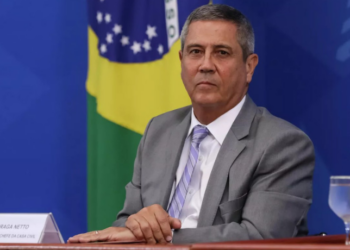 No segundo dia do julgamento de Bolsonaro e outros réus, defesa de Walter Braga Netto diz que ele é inocente e que Mauro Cid foi coagido a alterar depoimentos, além de negar financiamento ao golpe.