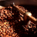 Ação da Secretaria de Defesa do Consumidor, Procon, Polícia Militar e Ministério da Agricultura apreendeu mais de 10 toneladas de café adulterado no Rio de Janeiro. Indústrias podem ser multadas em até R$ 17 milhões.