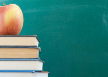 Mais de 8 mil oportunidades de pós-graduação estão disponíveis para professores, com cursos em matemática, letras, história, física e outras áreas.