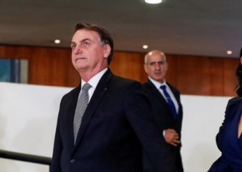 Michelle Bolsonaro afirma que se erguerá “como uma leoa” para defender os conservadores e reforça possibilidade de disputar eleição em 2026, após condenação do ex-presidente.