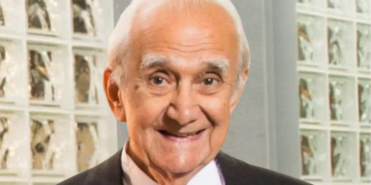 O ator Pedro Farah, conhecido por trabalhos em ‘Planeta dos Homens’ e ‘Os Trapalhões’, faleceu aos 95 anos no Rio de Janeiro. O velório acontecerá no Cemitério do Caju.