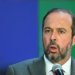 Alexandre Silveira, ministro de Minas e Energia, afirma que o Brasil pode precisar usar tecnologia nuclear para defesa no futuro e defende revisão constitucional.