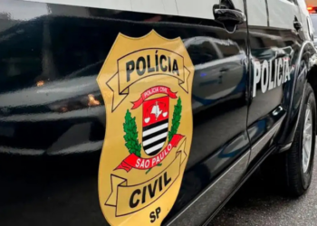 A Polícia Civil de São Paulo cumpriu mandados contra o influenciador Gato Preto após acidente com carro de luxo. Ele e Bia Miranda já eram investigados por promoção de jogos de azar.