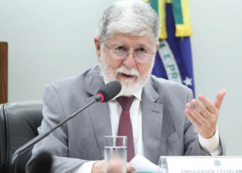 O assessor da Presidência, Celso Amorim, encontrou-se com o chanceler chinês Wang Yi para discutir relações bilaterais, cooperação estratégica e projetos conjuntos entre Brasil e China.