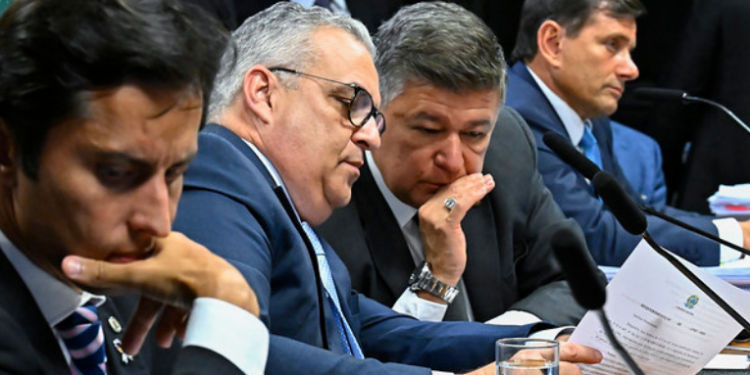 CGU aponta que R$ 3,4 bilhões de aposentados foram repassados à Contag entre 2016 e 2025 sem autorização; entidade questiona amostragem e destinação dos recursos.