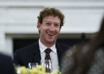 Advogado Mark Zuckerberg, dos EUA, processa a Meta após ter contas suspensas por ser confundido com o bilionário de mesmo nome. Ele cobra indenização e retratação da empresa.