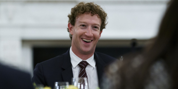 Advogado Mark Zuckerberg, dos EUA, processa a Meta após ter contas suspensas por ser confundido com o bilionário de mesmo nome. Ele cobra indenização e retratação da empresa.