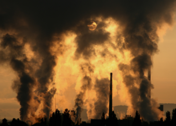 Estudo global revela que a capacidade de armazenamento geológico de carbono é muito mais limitada do que se pensava. A captura de carbono segue importante, mas não substitui a necessidade urgente de reduzir emissões.