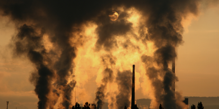 Estudo global revela que a capacidade de armazenamento geológico de carbono é muito mais limitada do que se pensava. A captura de carbono segue importante, mas não substitui a necessidade urgente de reduzir emissões.