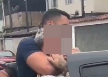 Adolescente ligado ao rapper Oruam é apreendido novamente no Complexo da Penha, no Rio. Investigado por roubos, tráfico e agressão, ele descumpriu medidas socioeducativas e voltou a ser detido.
