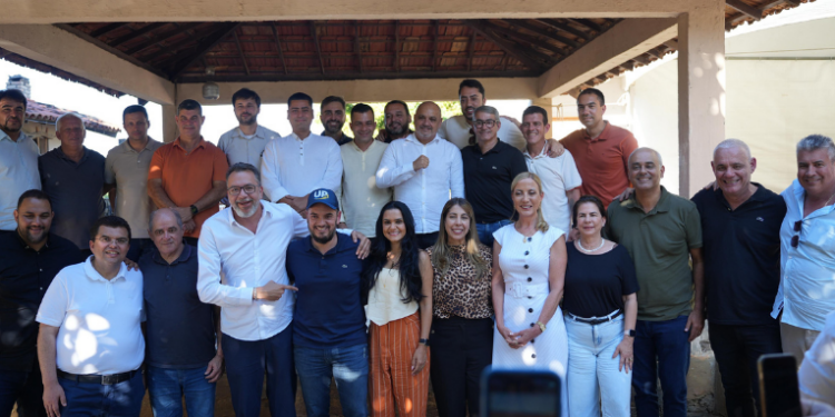 Rodrigo Bacellar reúne 19 prefeitos do Norte e Noroeste Fluminense em São Fidélis, amplia base política e fortalece seu nome para a disputa ao governo do Rio em 2026.