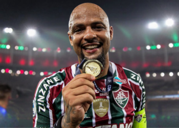 A Câmara Municipal do Rio aprovou a concessão do título de Cidadão Honorário ao ex-jogador Felipe Melo, ídolo do Fluminense e campeão da Libertadores, em reconhecimento à sua trajetória no futebol.