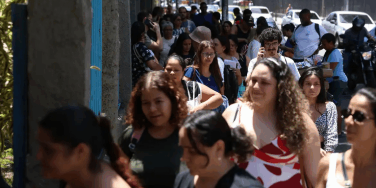 O Inep publicou o gabarito preliminar da Prova Nacional Docente 2025, realizada no domingo (26). Participantes podem entrar com recursos até 29 de outubro; resultado final sai em 10 de dezembro.