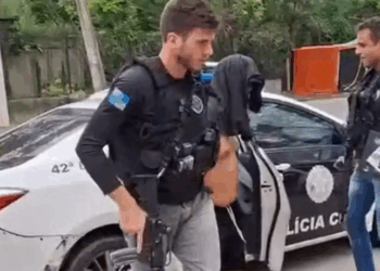 Professor é denunciado por estupro de vulnerável após atos obscenos diante de alunas no Recreio dos Bandeirantes