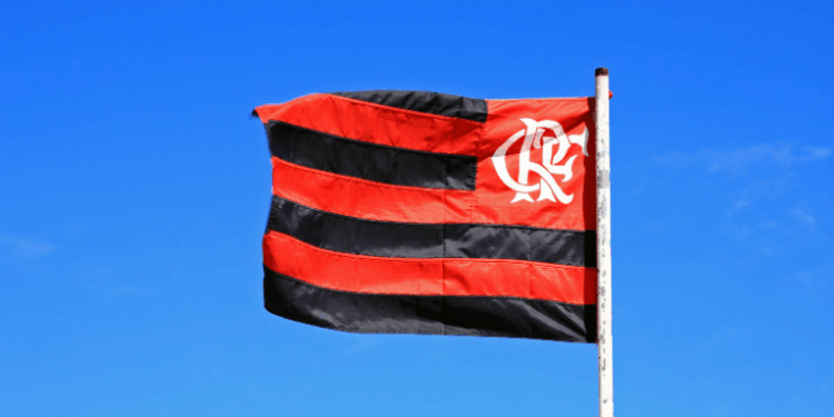 Um ônibus com torcedores do Flamengo sofreu um acidente na Via Dutra, em Barra Mansa, RJ. Ao todo, 46 pessoas ficaram feridas, sendo quatro em estado grave.