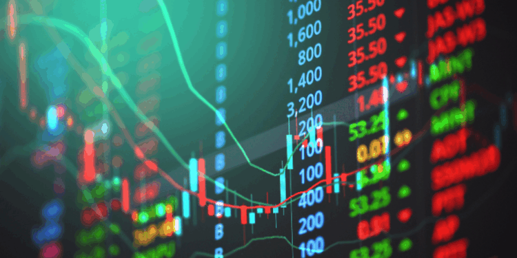 Mercado financeiro fecha em alta e dólar registra mínima do mês